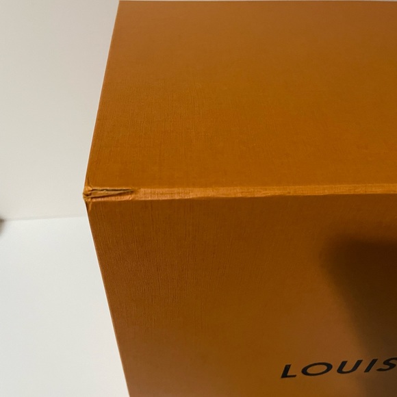 Large Empty Louis Vuitton Orange Magnetic Box - Picture 2 of 5